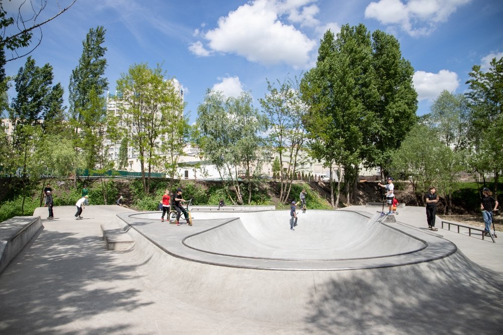 «Озеро Лебединое» на Позняках: как в Киеве проходит капремонт фитнес-парка 7