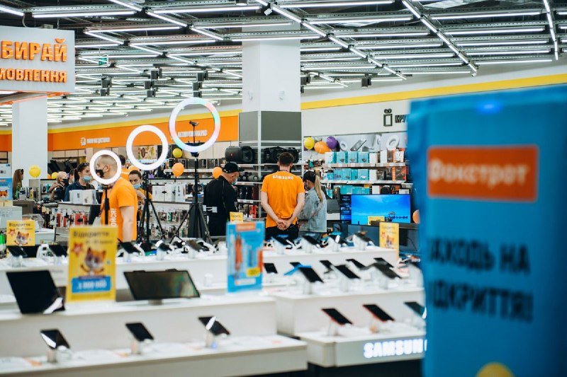 Фокстрот открывает два магазина в Киеве – в ТРЦ Blockbuster Mall и «РайON» 2