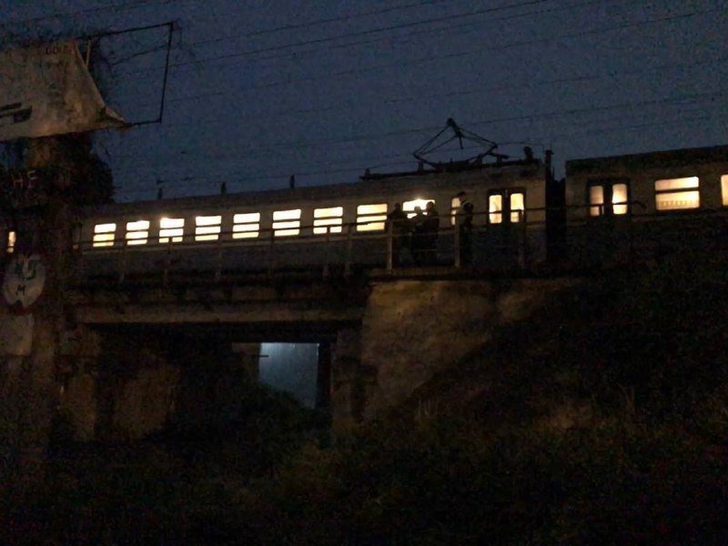 В Киеве на Святошино электричка насмерть сбила человека 4