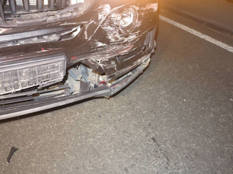В Киеве на Дружбы Народов пьяный водитель на Ford влетел в несколько машин 3