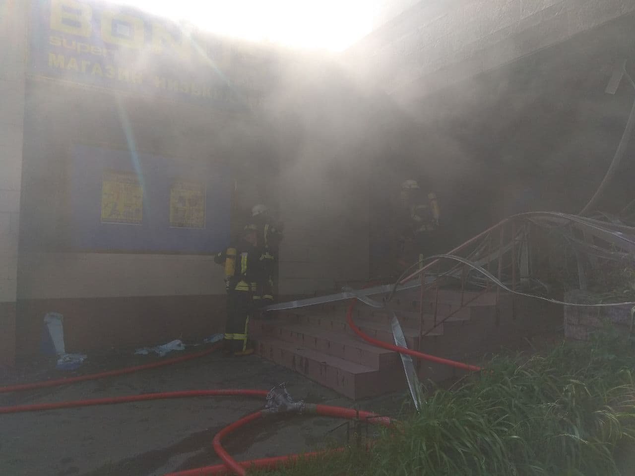 В Соломенском районе Киева сгорел магазин 2