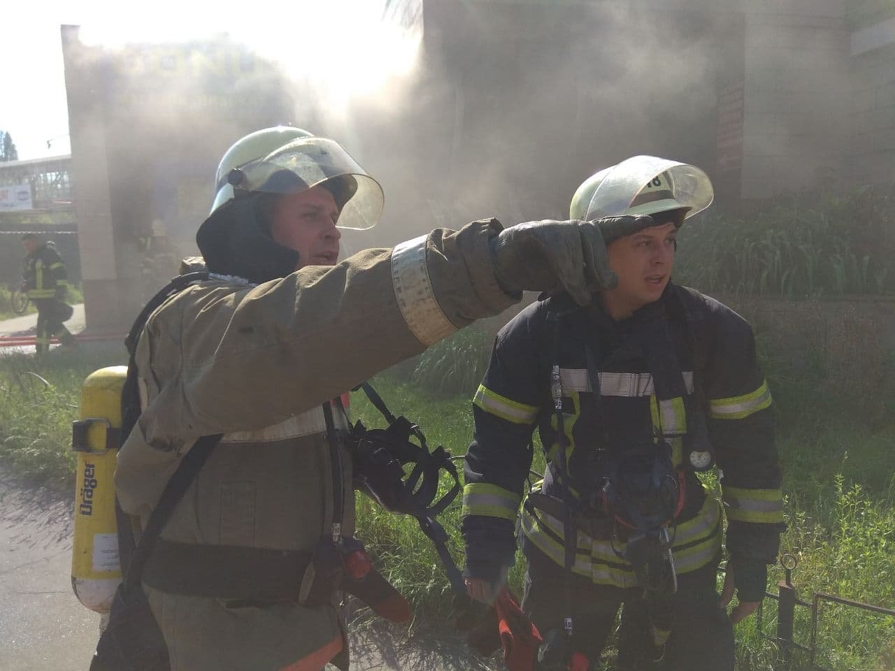 В Соломенском районе Киева сгорел магазин 3