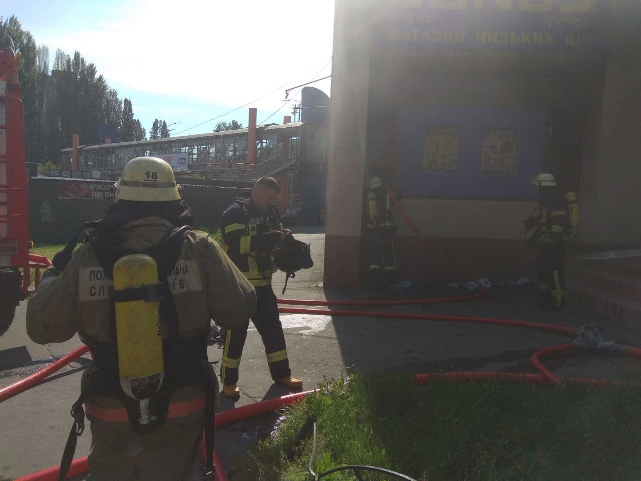 В Соломенском районе Киева сгорел магазин 6