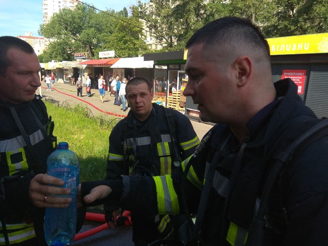 В Соломенском районе Киева сгорел магазин 7