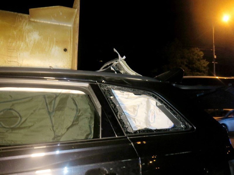 В Киеве на Окружной внедорожник Audi влетел под фуру: кадры с места 7