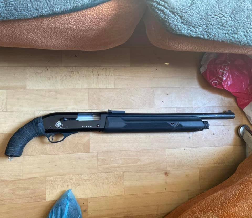 В Киеве у луганчанина, который из ружья застрелил собутыльника, нашли пакеты с краденым золотом: новые подробности убийства 3