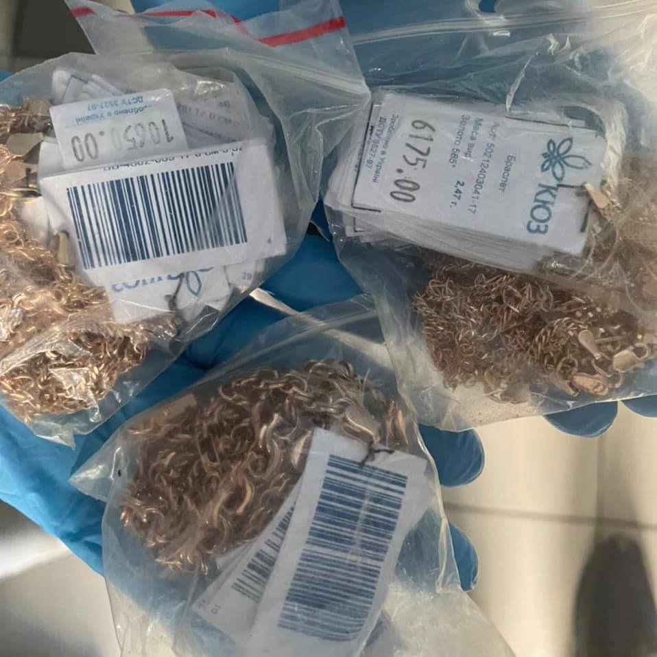 В Киеве у луганчанина, который из ружья застрелил собутыльника, нашли пакеты с краденым золотом: новые подробности убийства 4