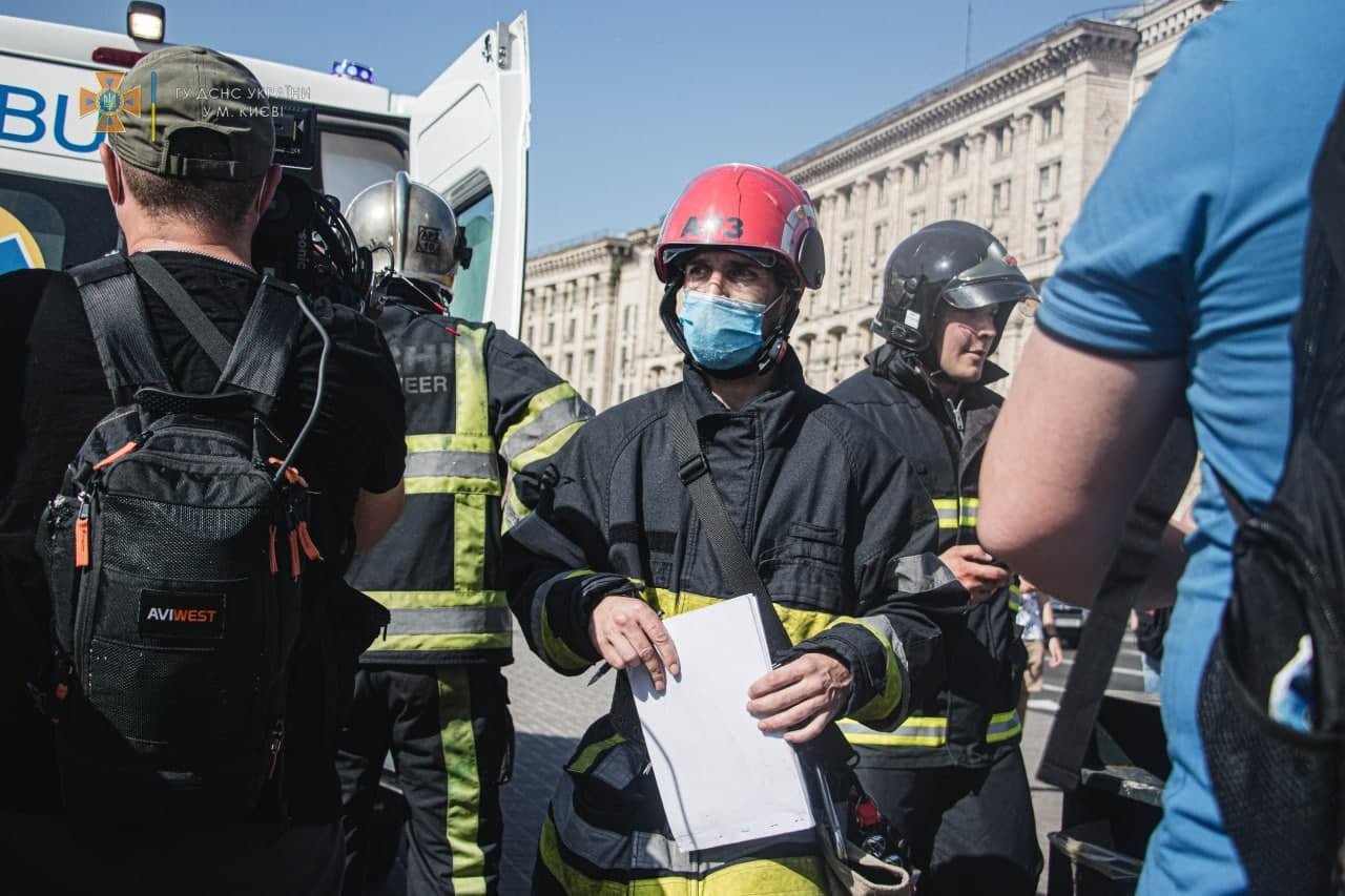 В Киеве на станции "Майдан Незалежності" мужчина упал под поезд метро: подробности и фото с места 6