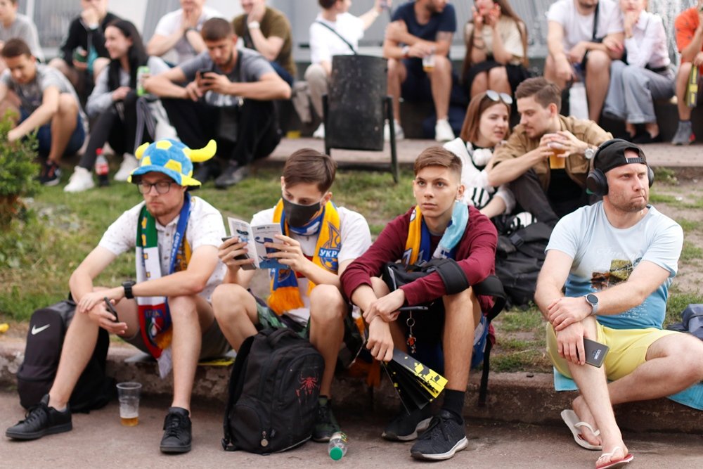 Трансляция матча Украина-Швеция Евро 2020 в Киеве: лица фанатов, которые пришли поддержать нашу сборную 6