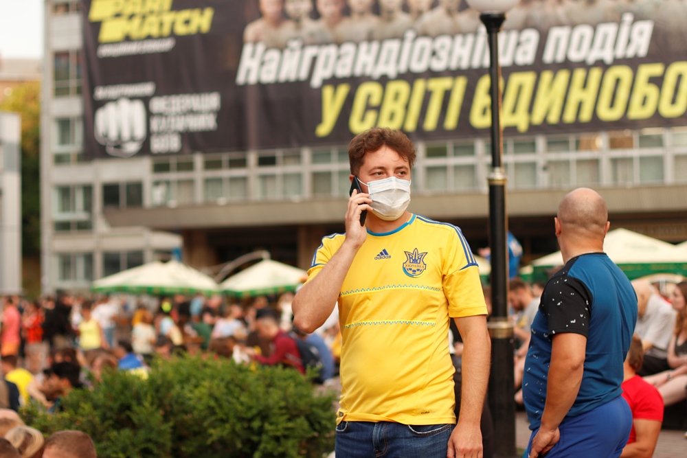 Трансляция матча Украина-Швеция Евро 2020 в Киеве: лица фанатов, которые пришли поддержать нашу сборную 15