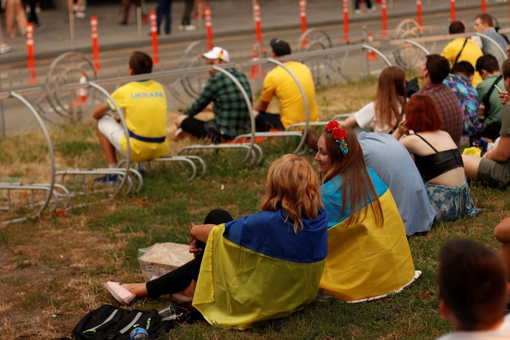 Трансляция матча Украина-Швеция Евро 2020 в Киеве: лица фанатов, которые пришли поддержать нашу сборную 17