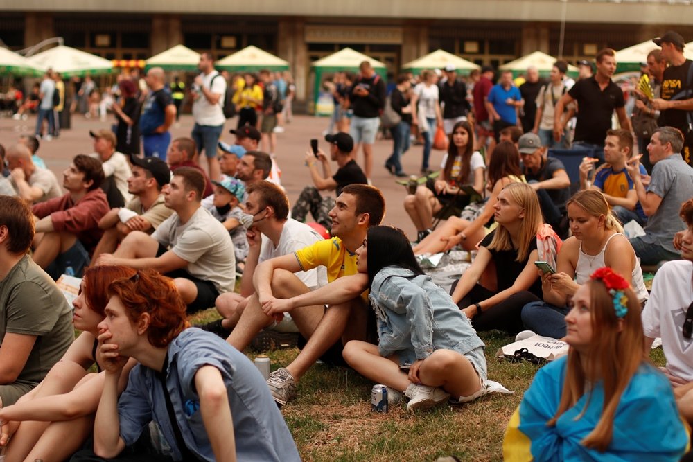 Трансляция матча Украина-Швеция Евро 2020 в Киеве: лица фанатов, которые пришли поддержать нашу сборную 19