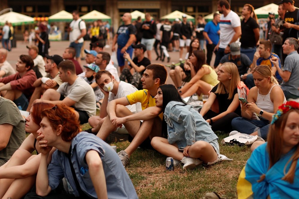 Трансляция матча Украина-Швеция Евро 2020 в Киеве: лица фанатов, которые пришли поддержать нашу сборную 20