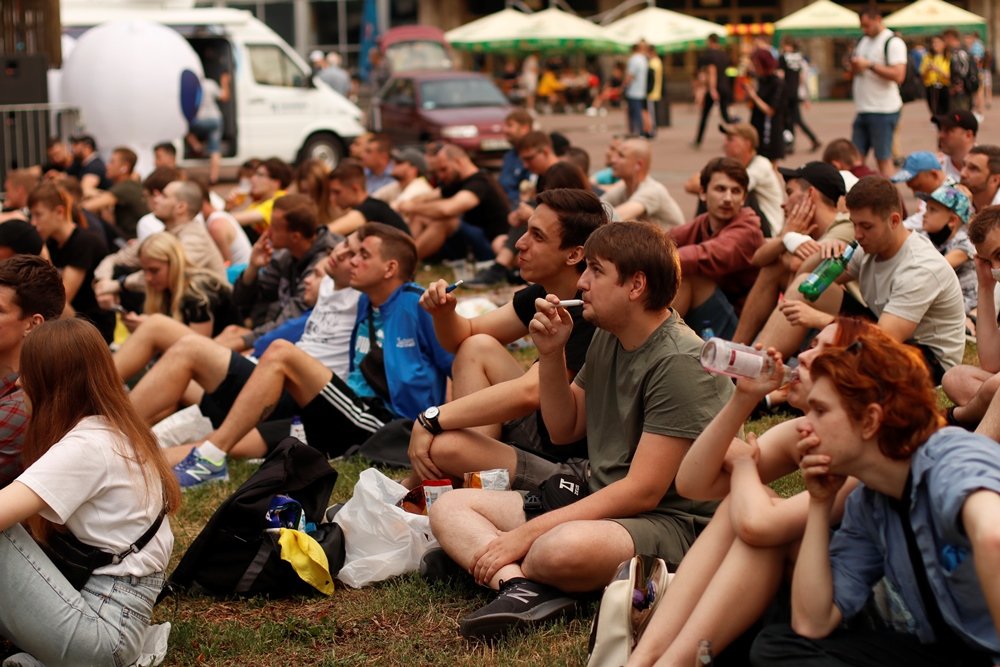 Трансляция матча Украина-Швеция Евро 2020 в Киеве: лица фанатов, которые пришли поддержать нашу сборную 21