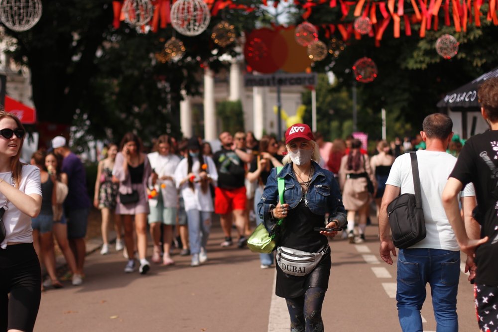 Толпы людей море улыбок на Atlas Weekend 2021 в Киеве: как прошел первый день фестиваля 17