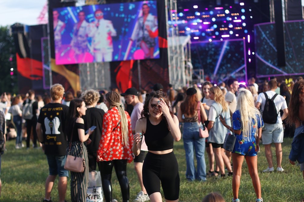 Толпы людей море улыбок на Atlas Weekend 2021 в Киеве: как прошел первый день фестиваля 29