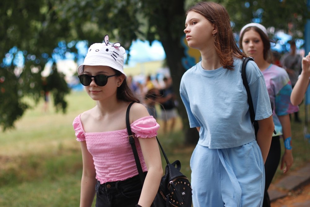 Фестивальщики Atlas Weekend 2021 в лицах: ищи себя на фото 12