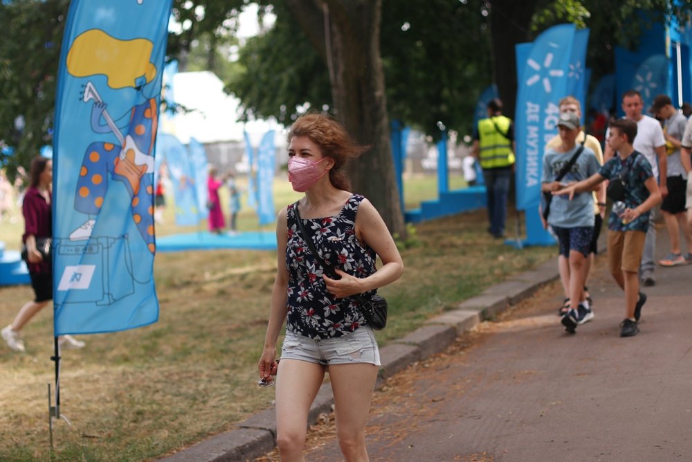 Фестивальщики Atlas Weekend 2021 в лицах: ищи себя на фото 13