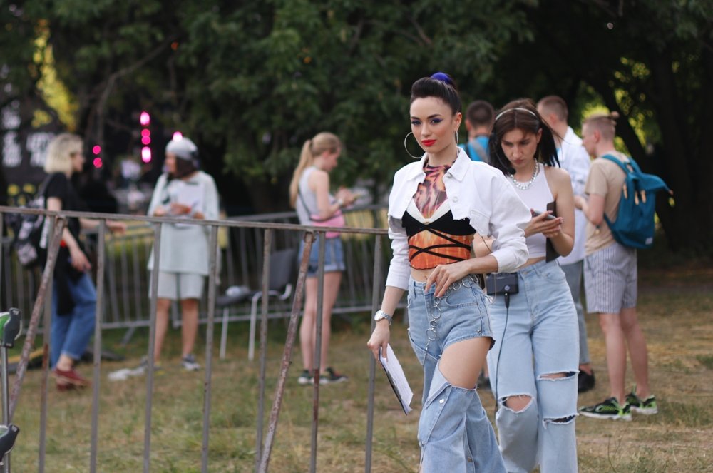 Фестивальщики Atlas Weekend 2021 в лицах: ищи себя на фото 16