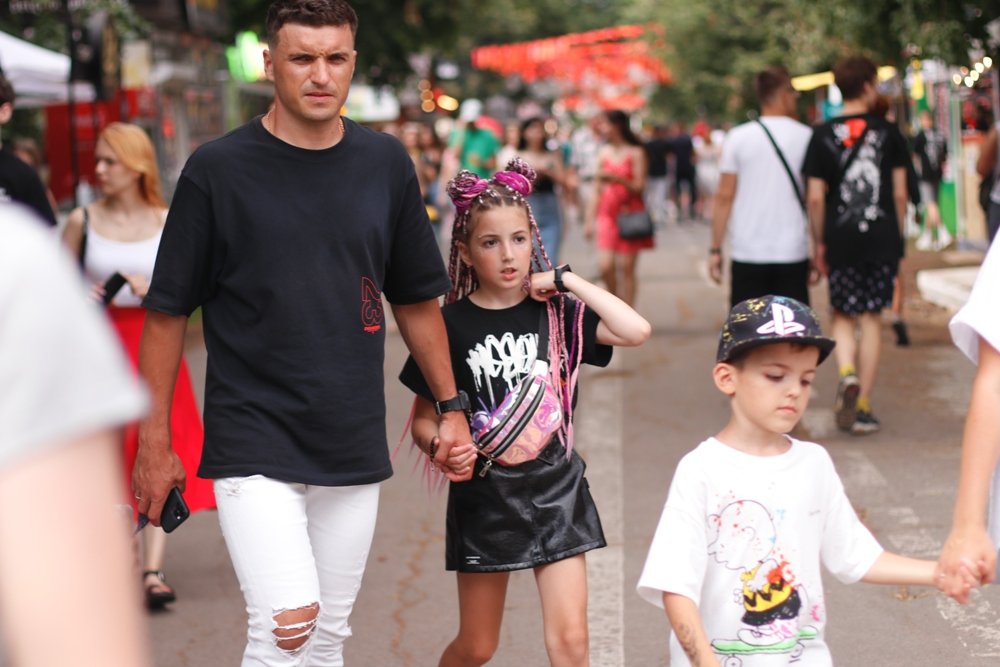 Фестивальщики Atlas Weekend 2021 в лицах: ищи себя на фото 23