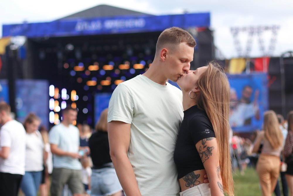 Фестивальщики Atlas Weekend 2021 в лицах: ищи себя на фото 33