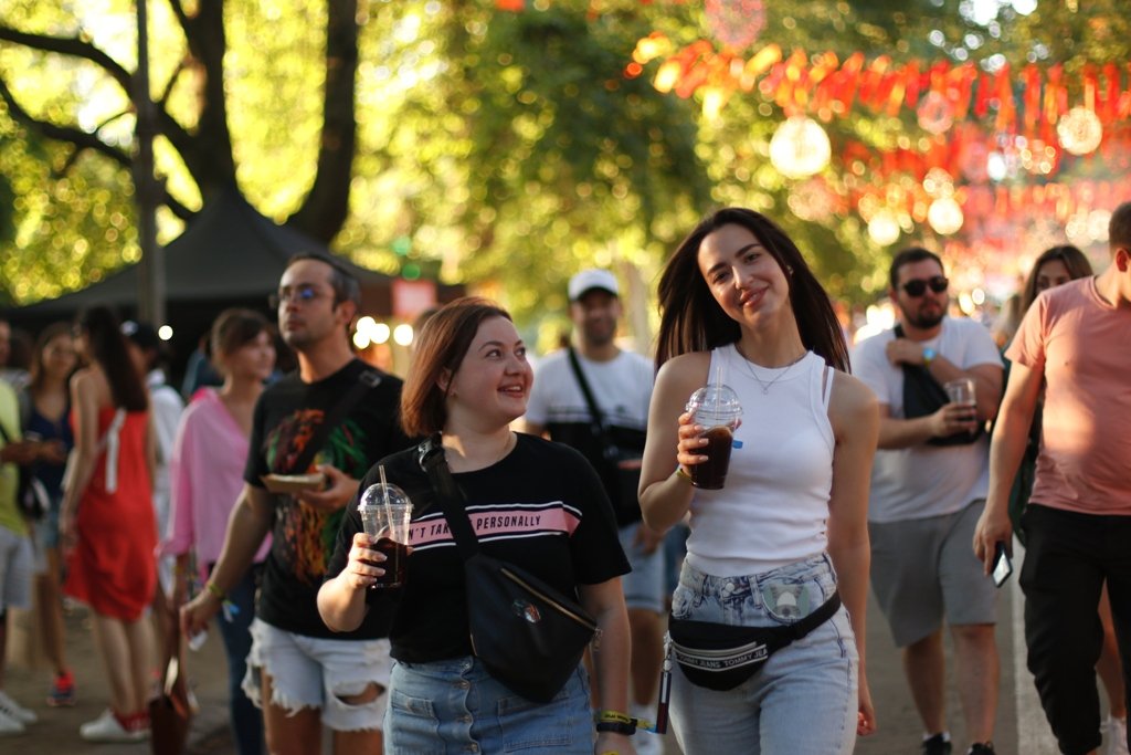 Atlas Weekend 2021 и фестивальщики в лицах. День 3: ищи себя на фото 10