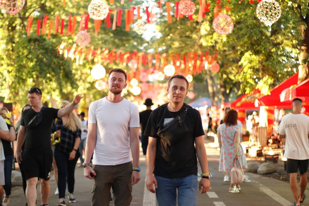 Atlas Weekend 2021 и фестивальщики в лицах. День 3: ищи себя на фото 14