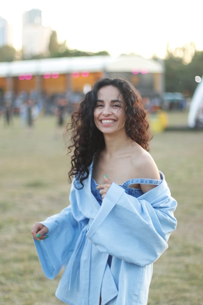 Atlas Weekend 2021 и фестивальщики в лицах. День 3: ищи себя на фото 19