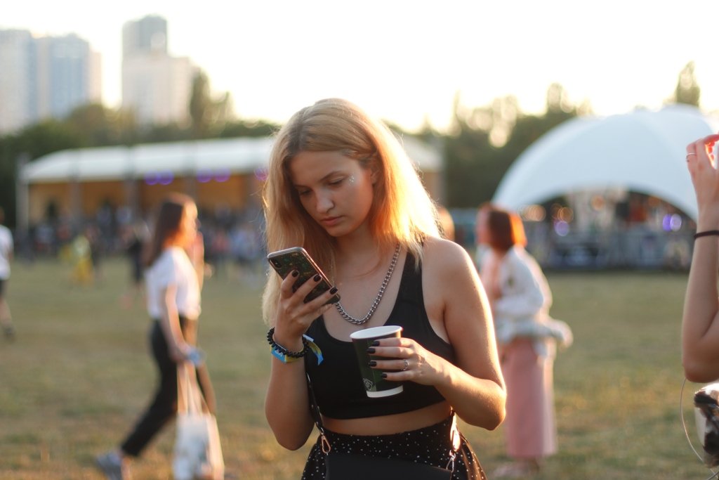 Atlas Weekend 2021 и фестивальщики в лицах. День 3: ищи себя на фото 21