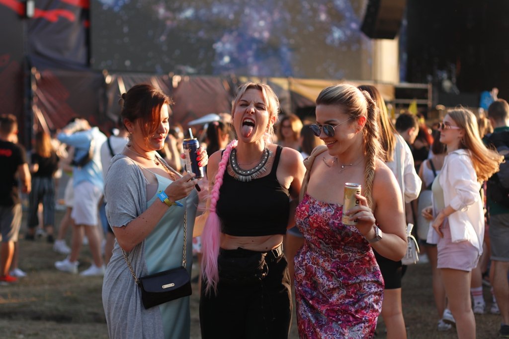 Концерт Меладзе и предложение руки на Порнофильмах: как прошел 4-й день Atlas Weekend 2021 5