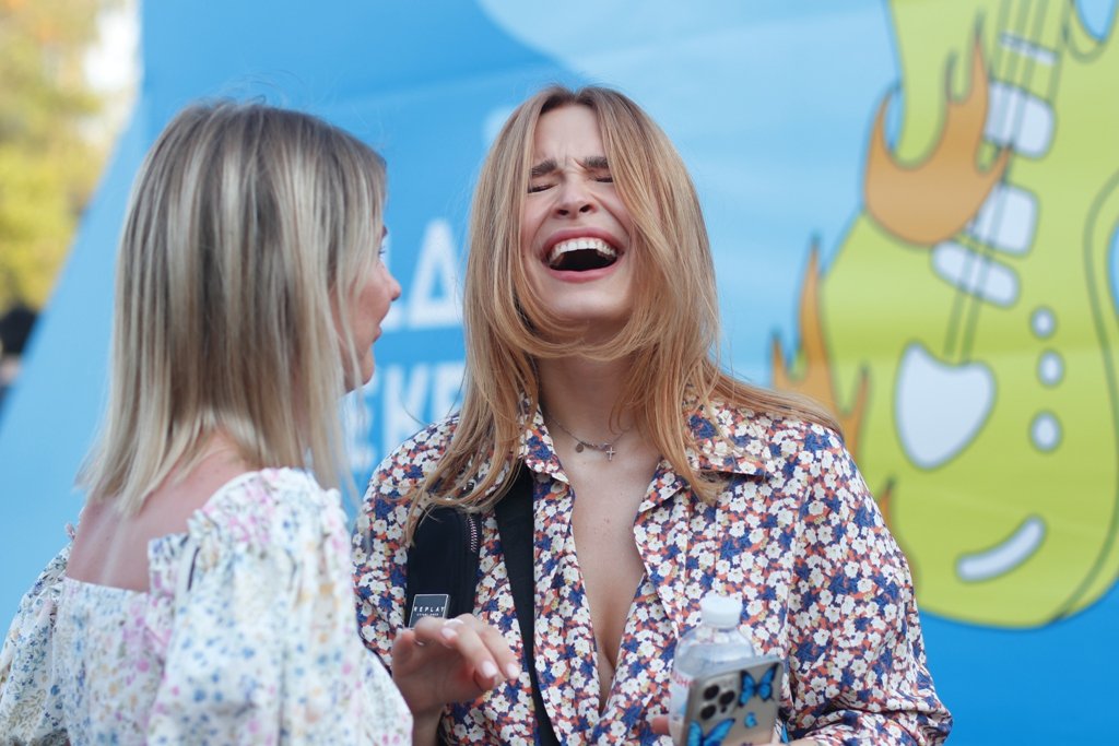 NO MELADZE - NO PARTY и фестивальщики Atlas Weekend 2021 в лицах. День 4: ищи себя на фото 1