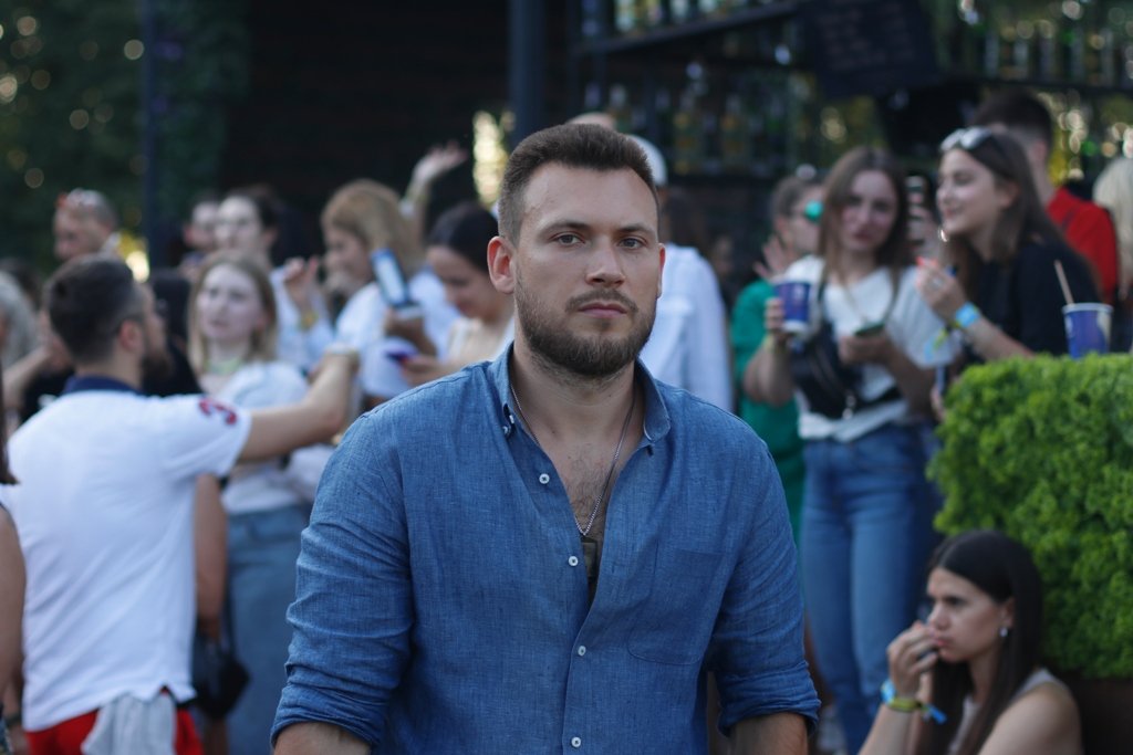 NO MELADZE - NO PARTY и фестивальщики Atlas Weekend 2021 в лицах. День 4: ищи себя на фото 2