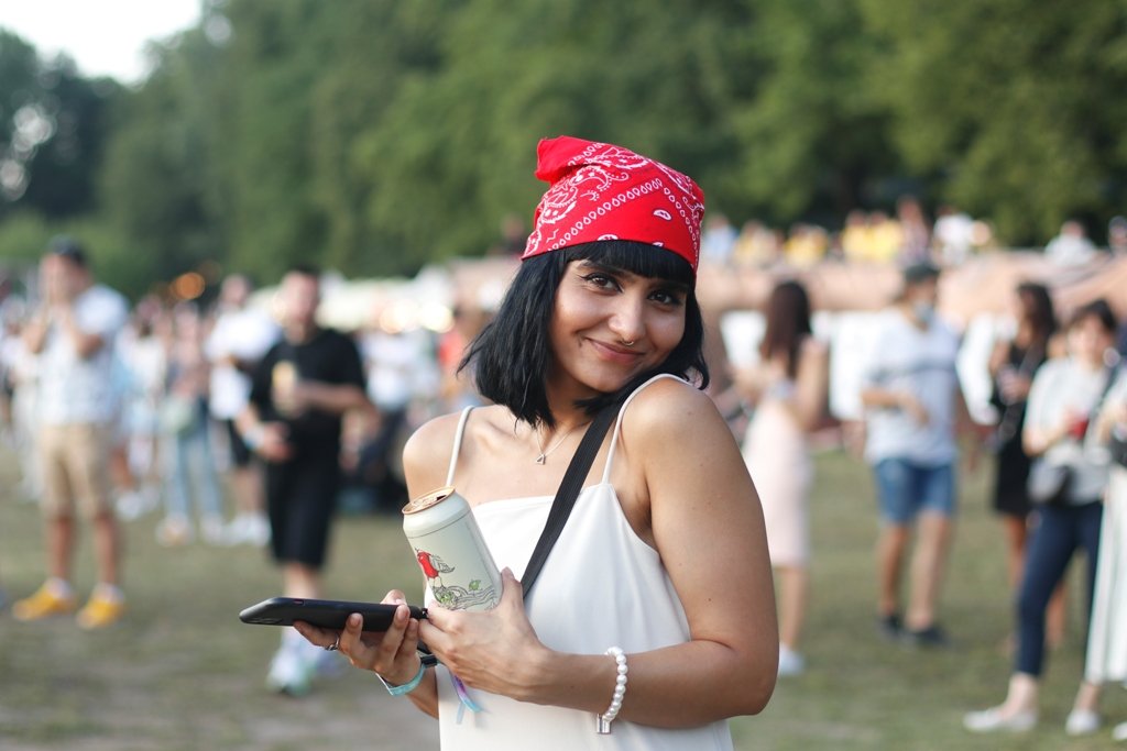 NO MELADZE - NO PARTY и фестивальщики Atlas Weekend 2021 в лицах. День 4: ищи себя на фото 18