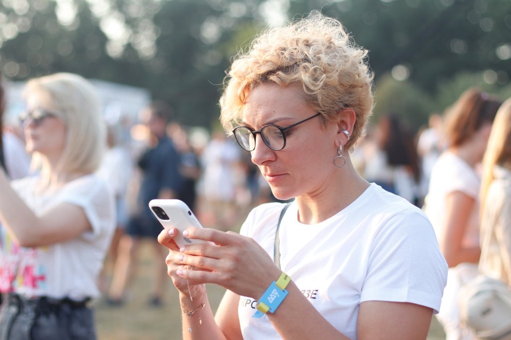 NO MELADZE - NO PARTY и фестивальщики Atlas Weekend 2021 в лицах. День 4: ищи себя на фото 22