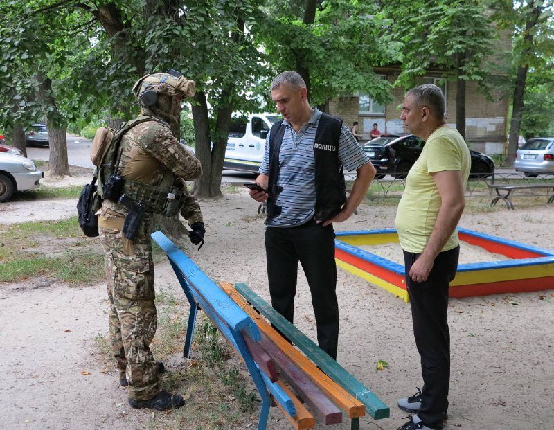 Стрельба в Соломенском районе: в Киеве на улице мужчина получил ранение ноги 1