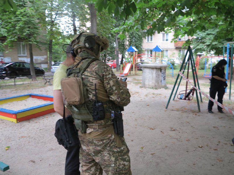 Стрельба в Соломенском районе: в Киеве на улице мужчина получил ранение ноги 6