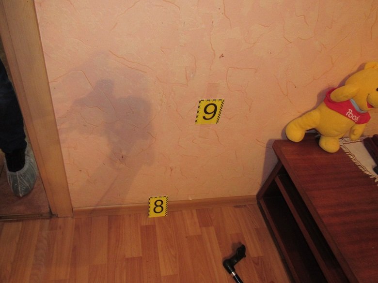 В Киеве мужчина до смерти забил своего отца, а потом начал вымывать квартиру от крови 2