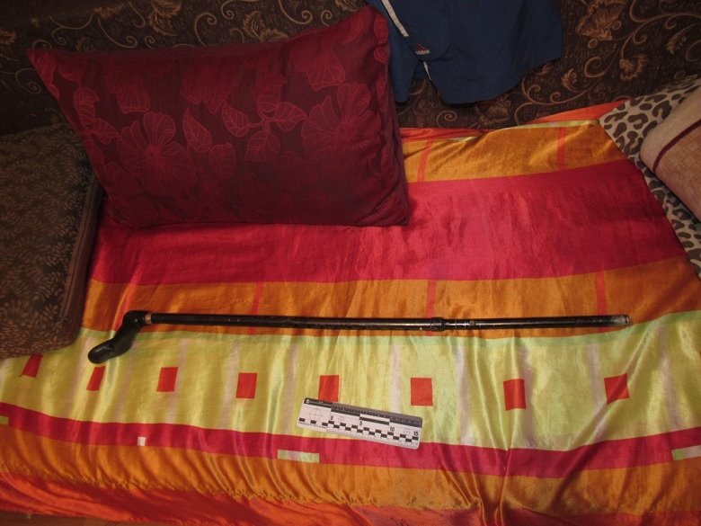 В Киеве мужчина до смерти забил своего отца, а потом начал вымывать квартиру от крови 3