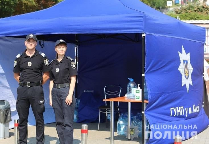 В центр Киева стянули силовиков и спасателей 1