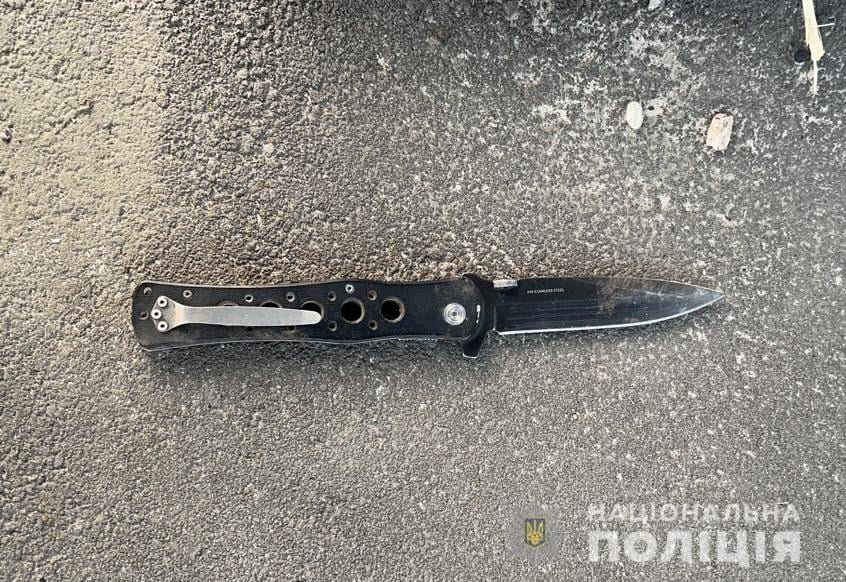 В Киеве 22-летний парень с ножом изнасиловал женщину и отобрал у нее 250 гривен 1