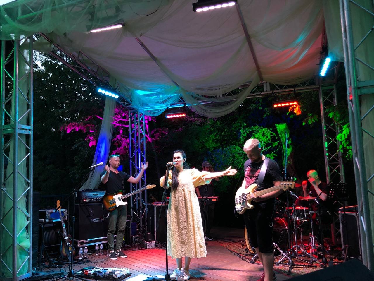 В Киеве после долгого перерыва в творчестве выступила группа «Крихітка»: как это было 12