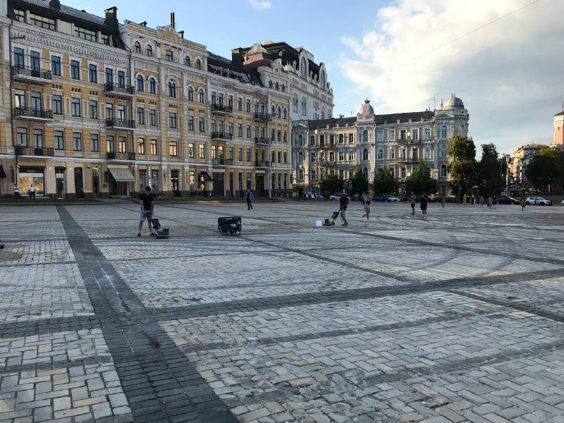 Скандальный дрифт от Red Bull на Софийской площади: во сколько оценивают ущерб городу 4