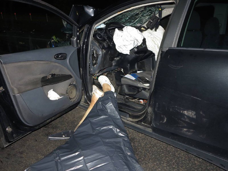 В Киеве лоб в лоб столкнулись Seat и Volkswagen Touareg: водитель хэтчбека погиб на месте 6