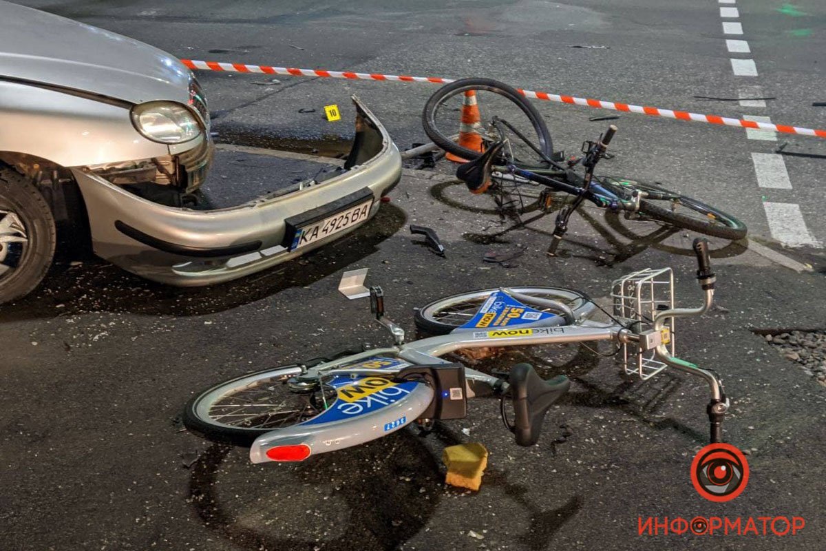 Смертельное ДТП в Киеве на Братиславской: погибшего водителя вырезали спасатели 4