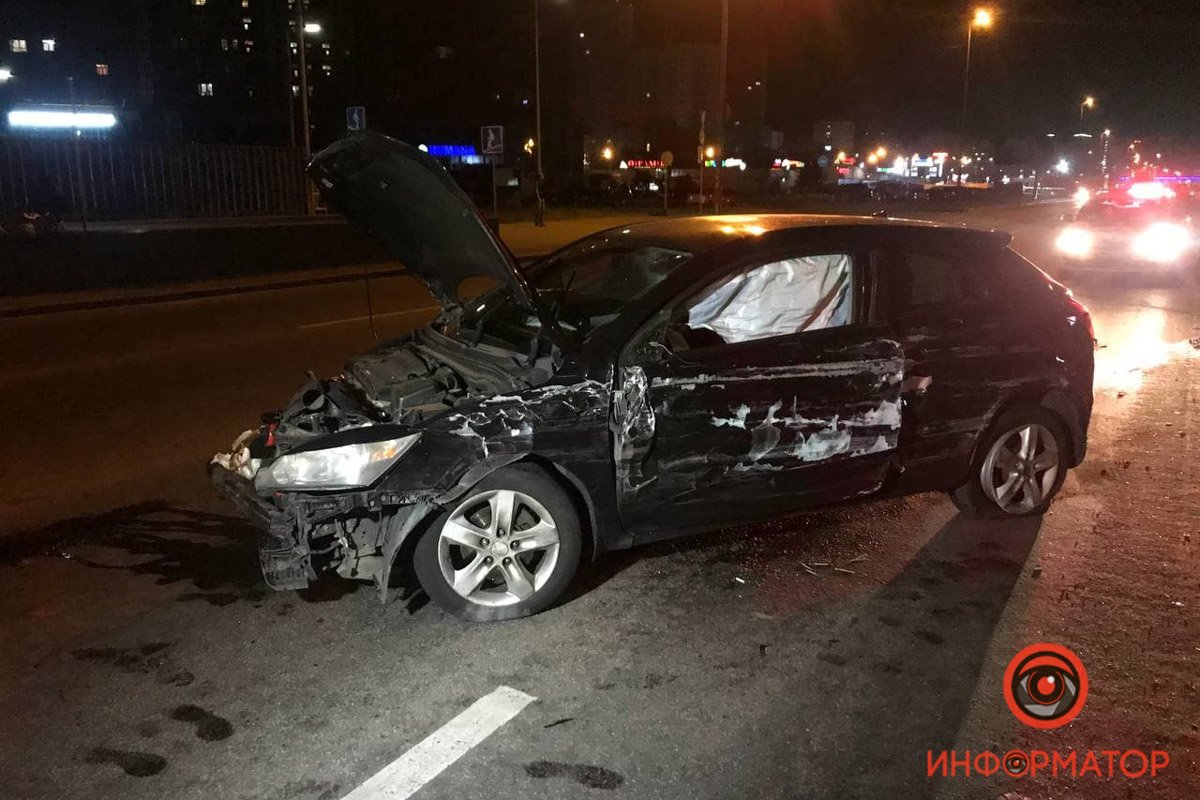 В Киеве на проспекте Бажана столкнулись четыре автомобиля 6