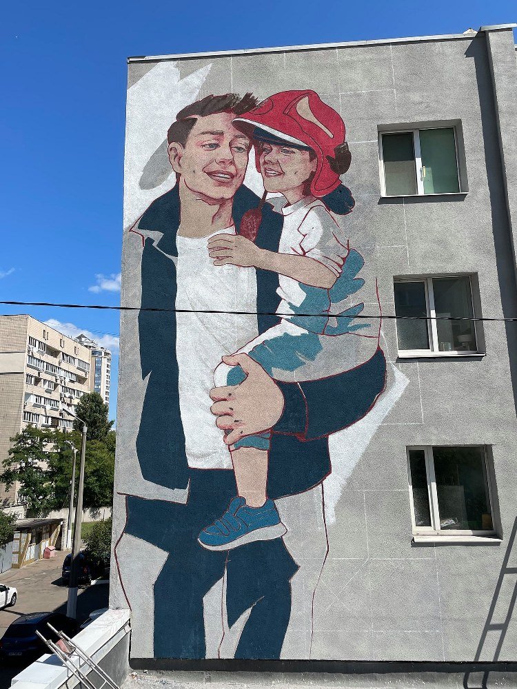 В Киеве на стенах пожарной части создали мурал ко Дню Спасателя: где и как он выглядит 8