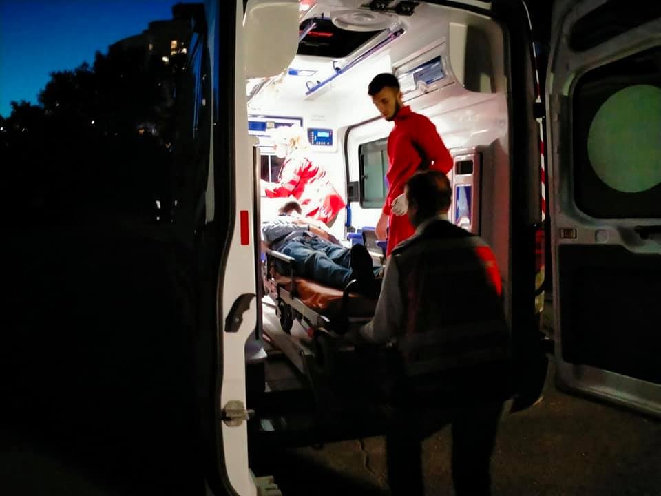 В Киеве мужчина спрыгнул с Северного моста: из воды его доставали спасатели 1