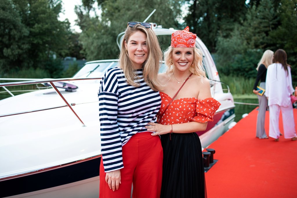 В Киеве компания Sparkling Boats презентовала новую яхту для прогулок по Днепру: как она выглядит и сколько стоит аренда 5