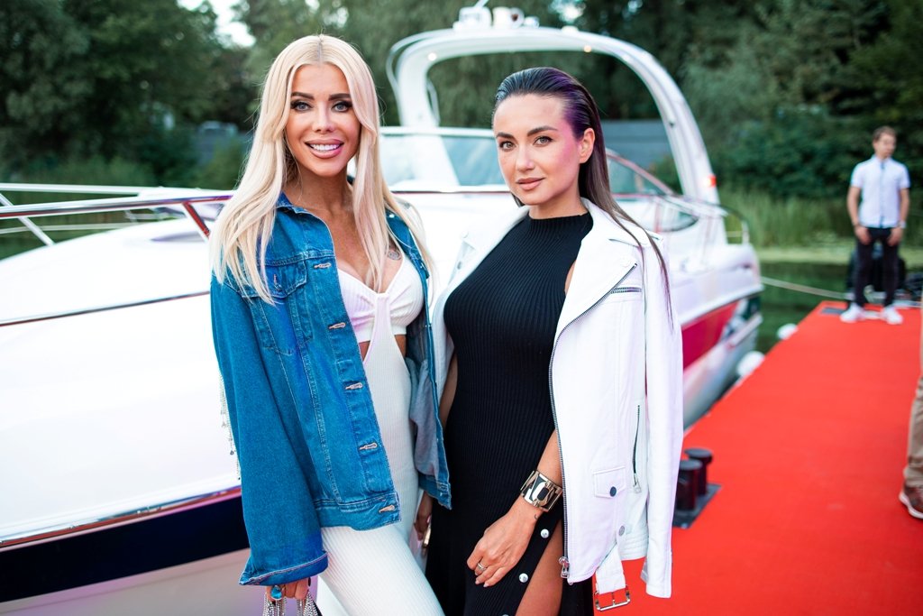 В Киеве компания Sparkling Boats презентовала новую яхту для прогулок по Днепру: как она выглядит и сколько стоит аренда 10