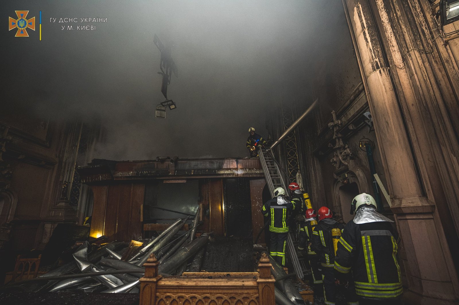 В Киеве горел костел Святого Николая: все, что известно о пожаре 6